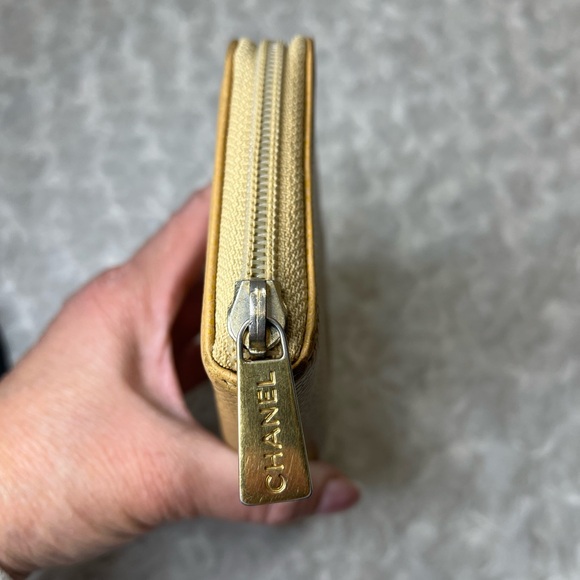 Chanel CC Caviar Leather Zip Around Wallet - Picture 3 of 13